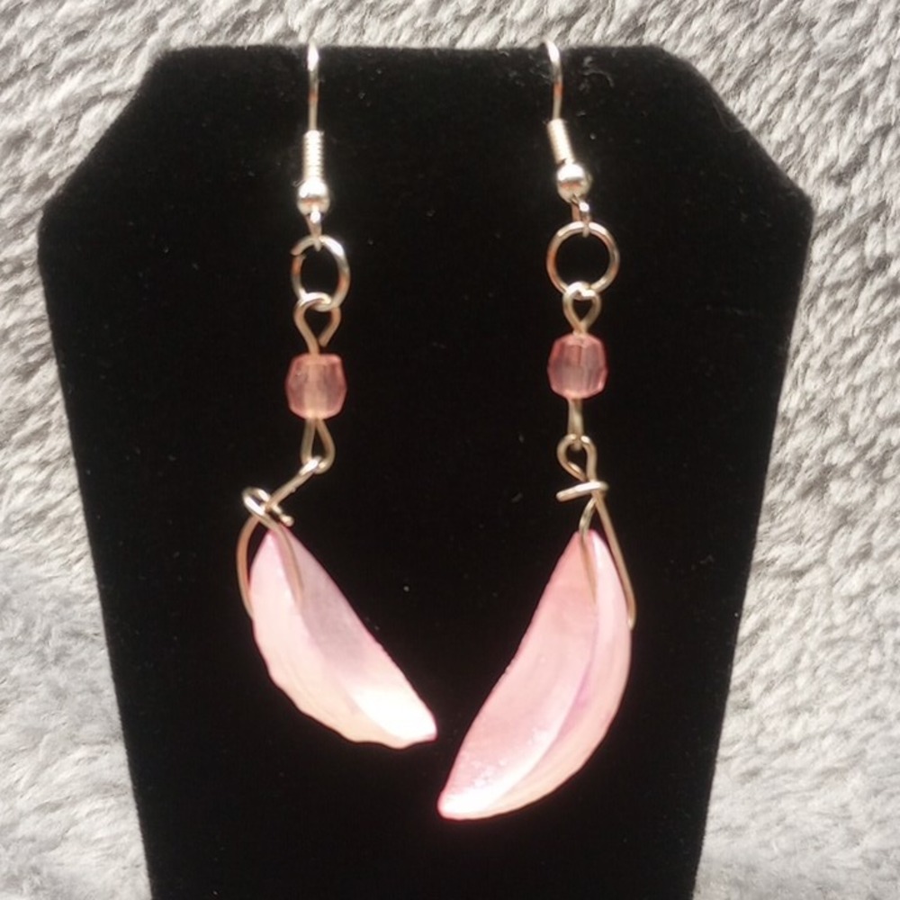 Handmade Pink Petal‎ Shell Dangle Earrings Unique Boho Chic